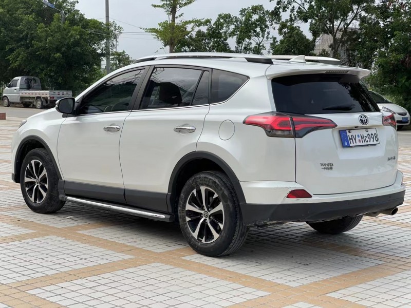 佛山17年丰田RAV42