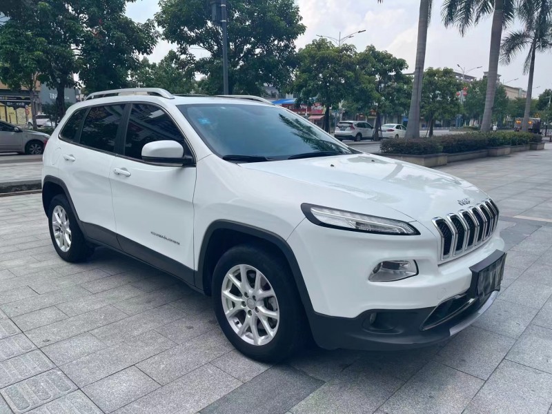 佛山18年Jeep自由光8