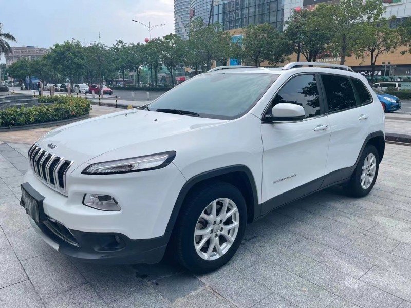 佛山18年Jeep自由光7