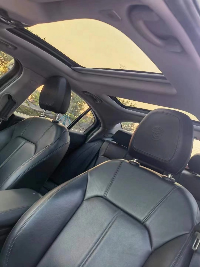 济宁19年阿尔法·罗密欧Stelvio6