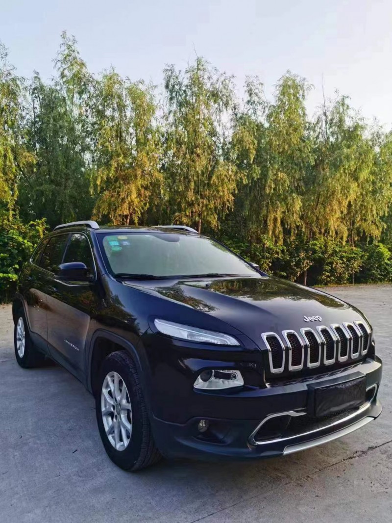 太原16年Jeep自由光3