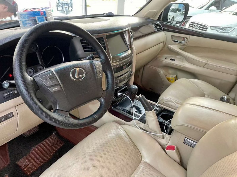 張家口11年雷克薩斯LX7