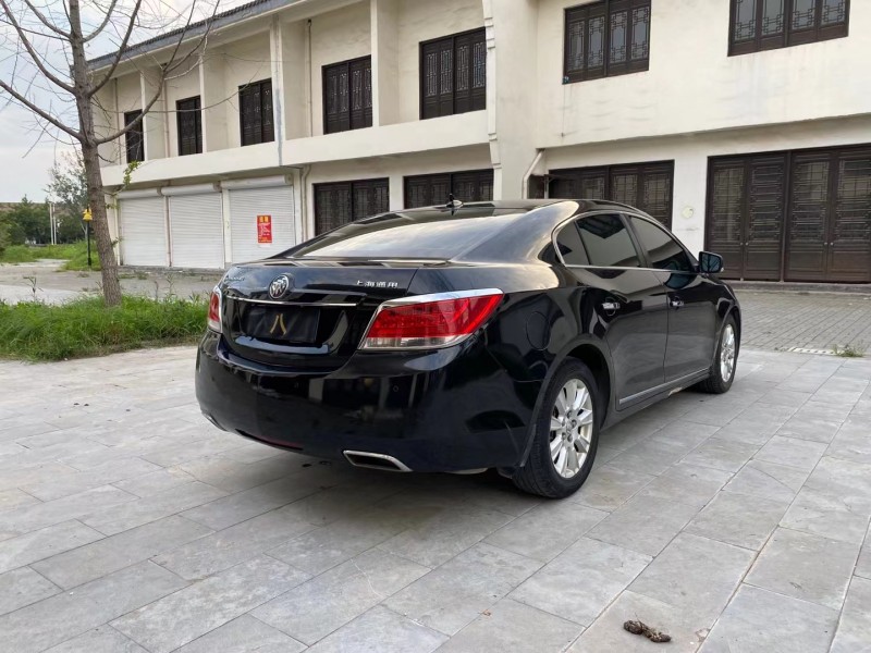 徐州12年别克君越6