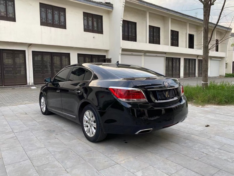 徐州12年别克君越7