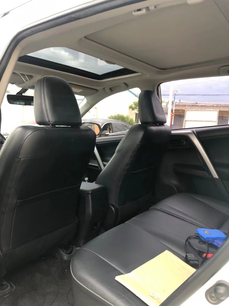 呼和浩特17年豐田RAV4榮放5