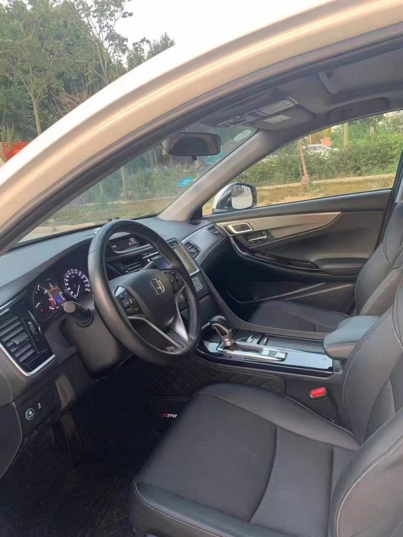 广州18年本田思铂睿6