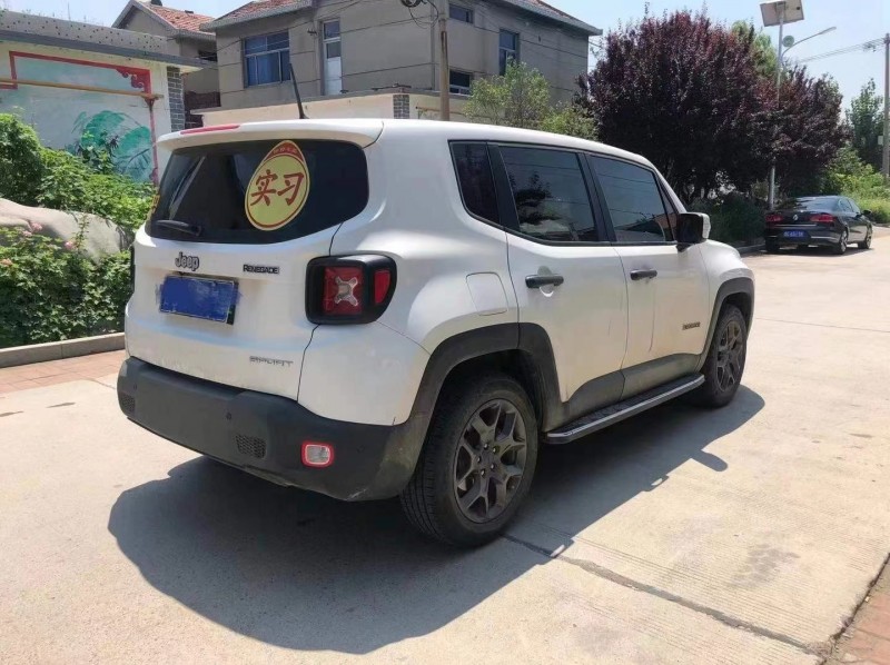 泰安18年Jeep自由俠3