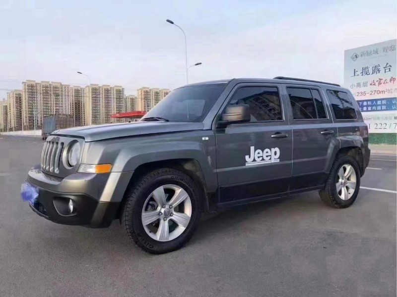 哈爾濱12年Jeep自由客2
