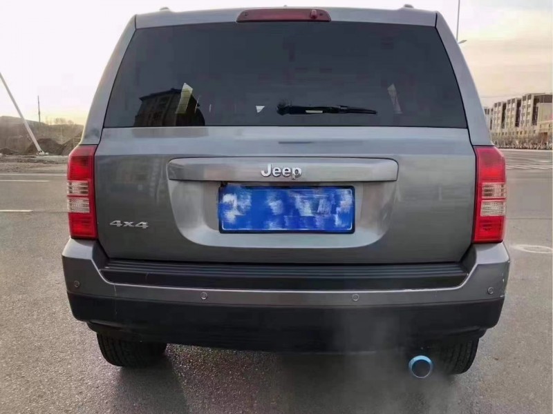 哈爾濱12年Jeep自由客7
