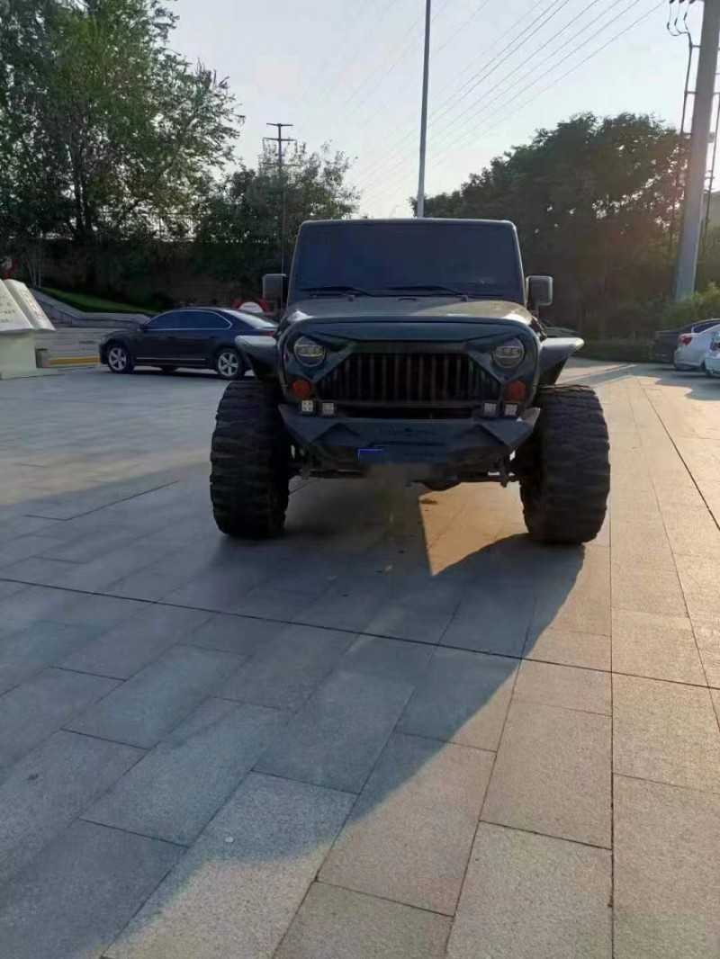 濟寧11年Jeep牧馬人1