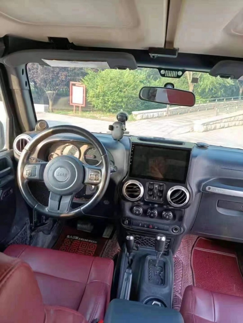 濟寧11年Jeep牧馬人4