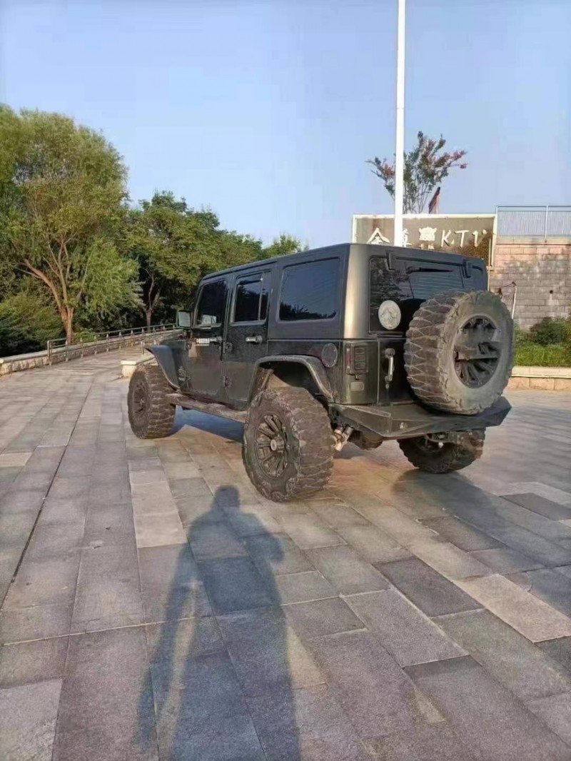 濟寧11年Jeep牧馬人8
