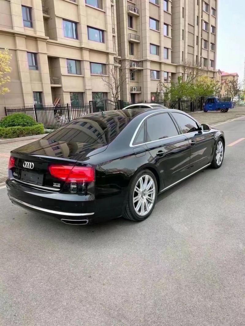 青岛11年奥迪A8L8