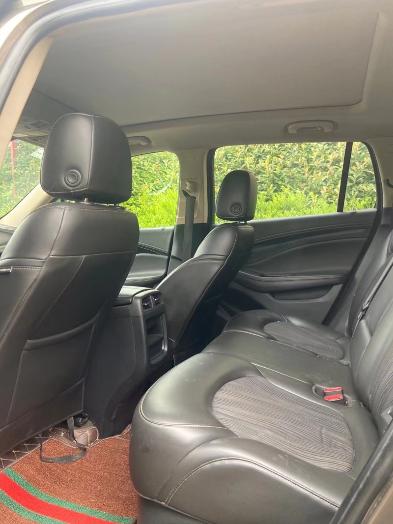 青岛16年别克昂科威5