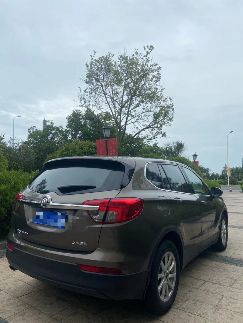 青岛16年别克昂科威8