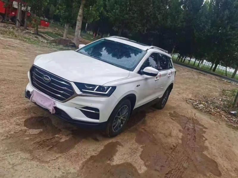 邯鄲21年SWM斯威汽車G012