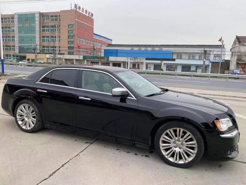 連云港13年克萊斯勒300C4