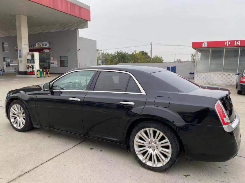 連云港13年克萊斯勒300C5