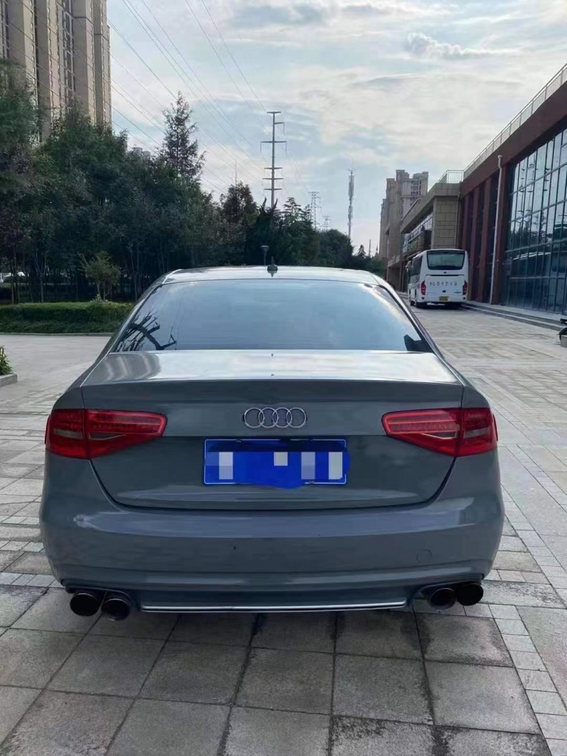 济宁14年奥迪A4L9