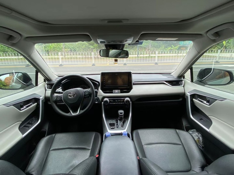 广州20年丰田RAV4荣放8