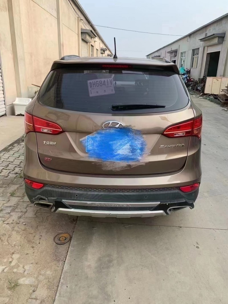 保定14年现代新胜达2