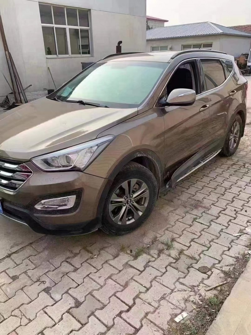 保定14年现代新胜达3