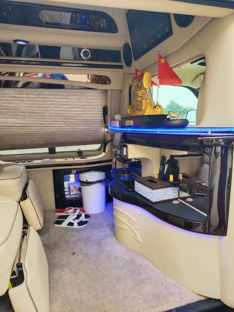 保定14年GMC商务之星7