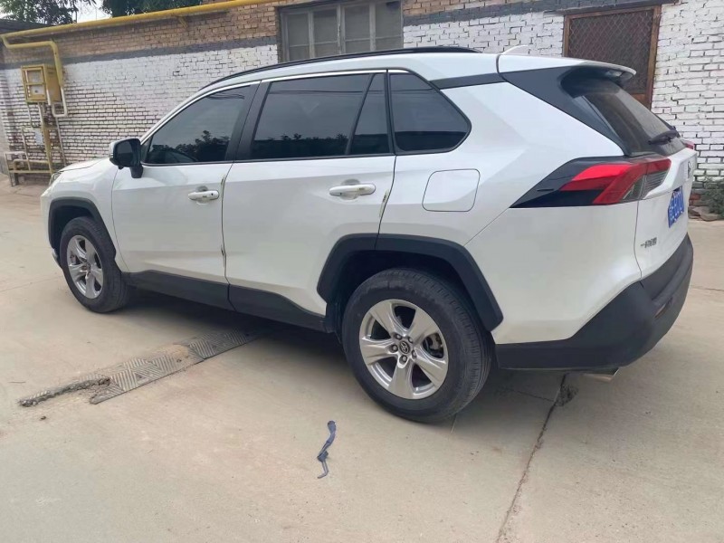 保定20年丰田RAV44