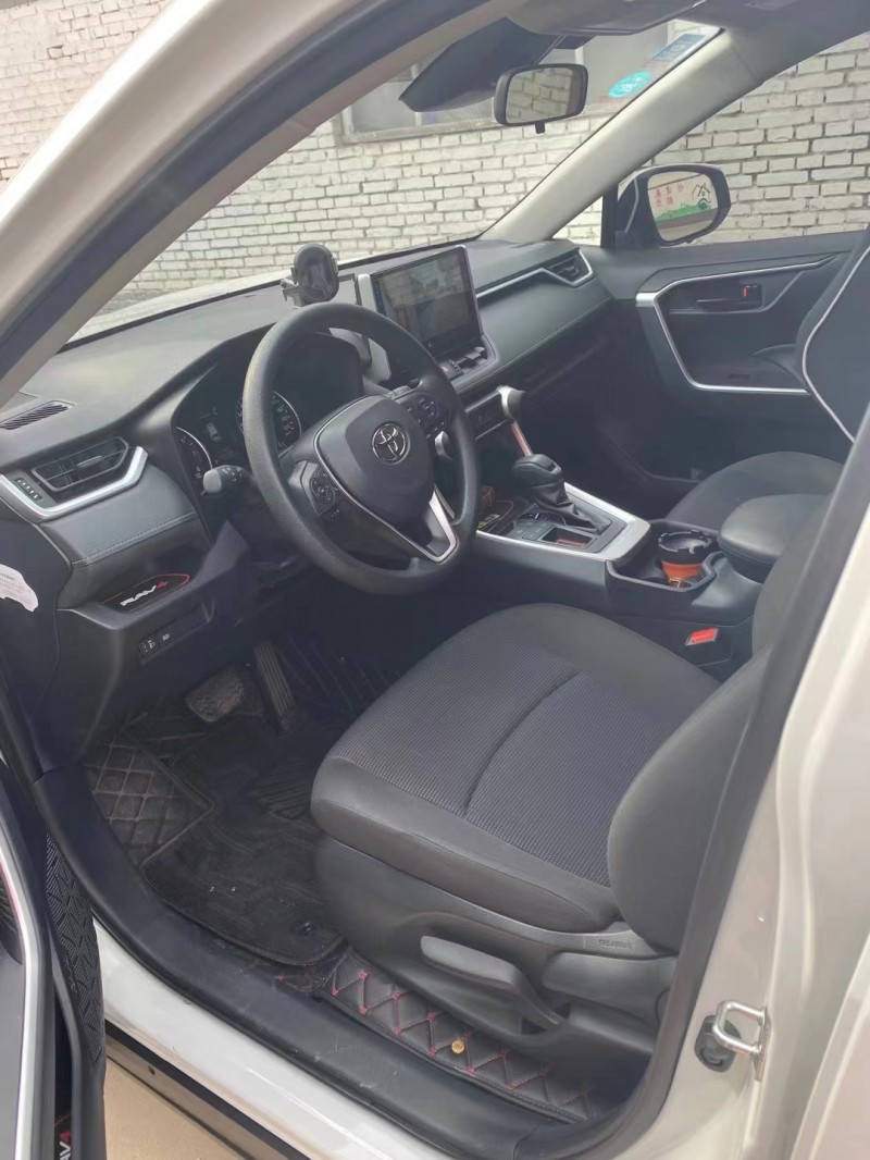 保定20年丰田RAV43