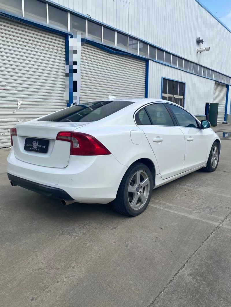 宿遷13年沃爾沃S60L7