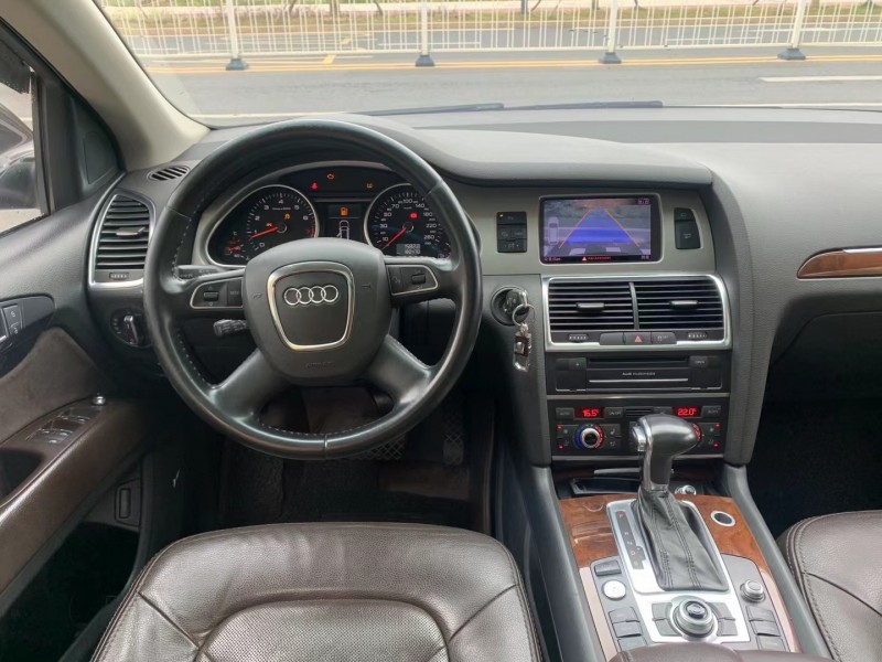 广州12年奥迪Q74