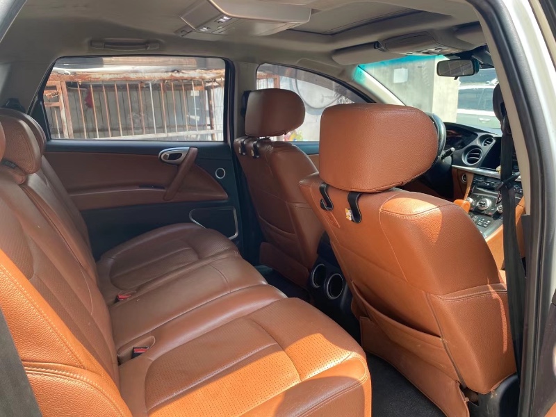 青岛12年纳智捷大7 SUV4