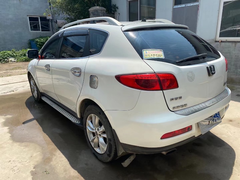 青岛12年纳智捷大7 SUV1