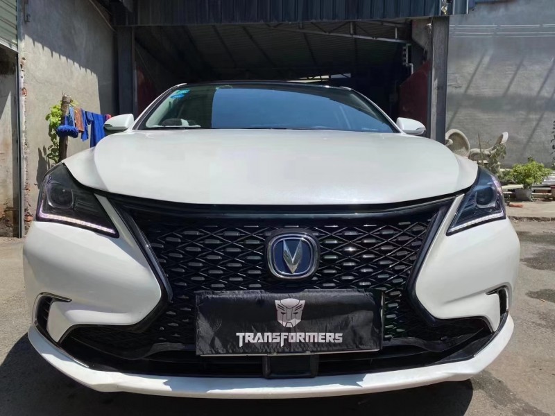 成都20年长安汽车逸动1