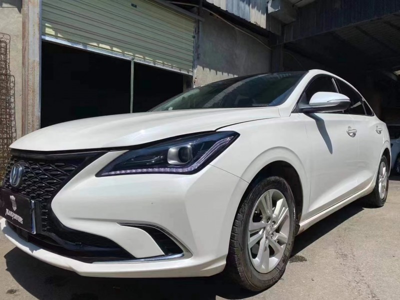 成都20年长安汽车逸动4