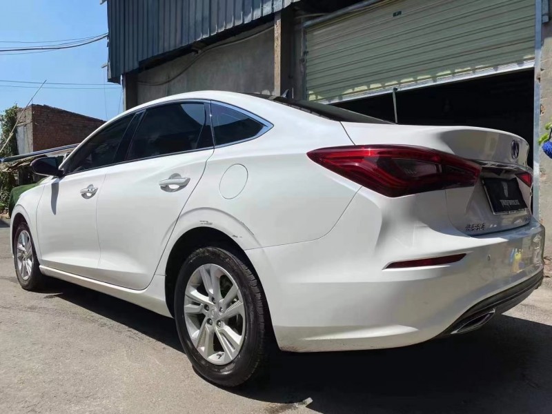 成都20年长安汽车逸动7