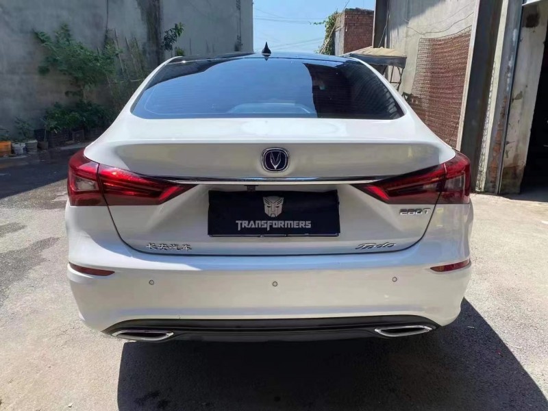 成都20年长安汽车逸动9