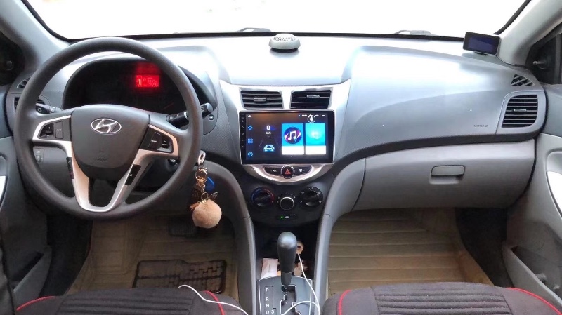 青岛15年现代瑞纳2