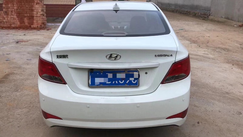 青岛15年现代瑞纳3