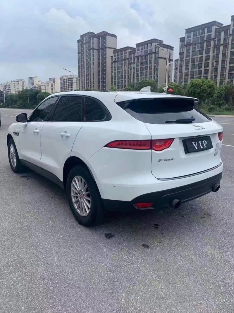黃山17年捷豹F-PACE3