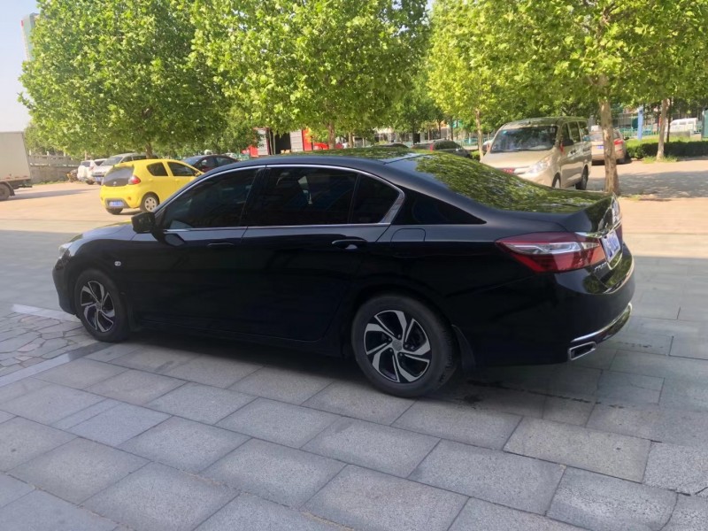 潍坊18年本田雅阁3