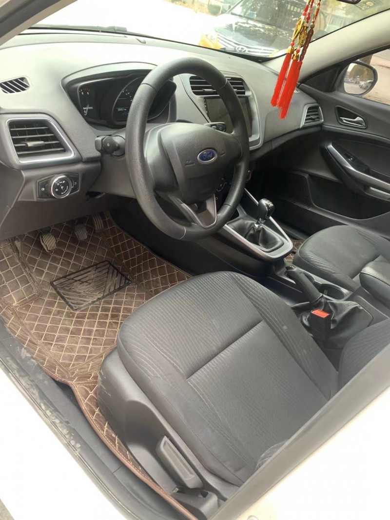 潍坊19年福特福睿斯4