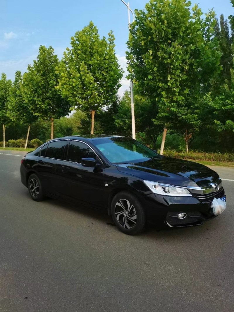 徐州17年本田雅阁2