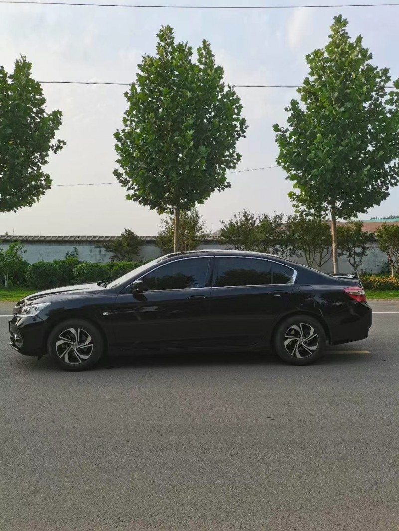 徐州17年本田雅阁4