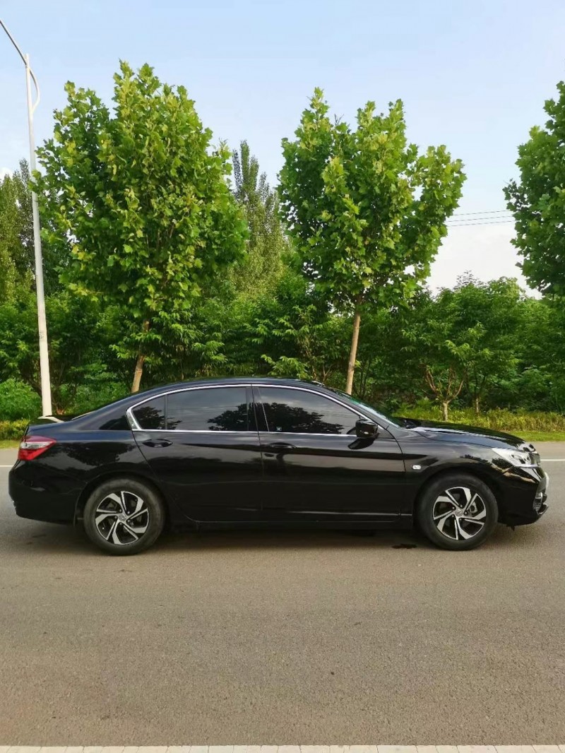 徐州17年本田雅阁5