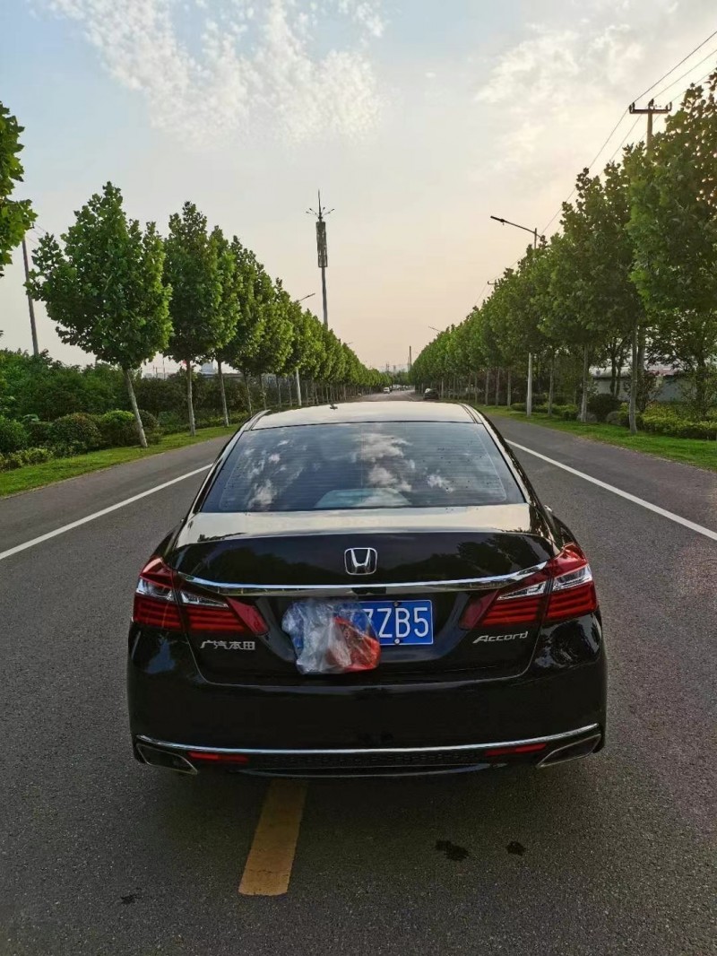 徐州17年本田雅阁6