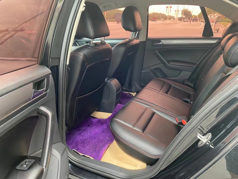 保定17年大众宝来7