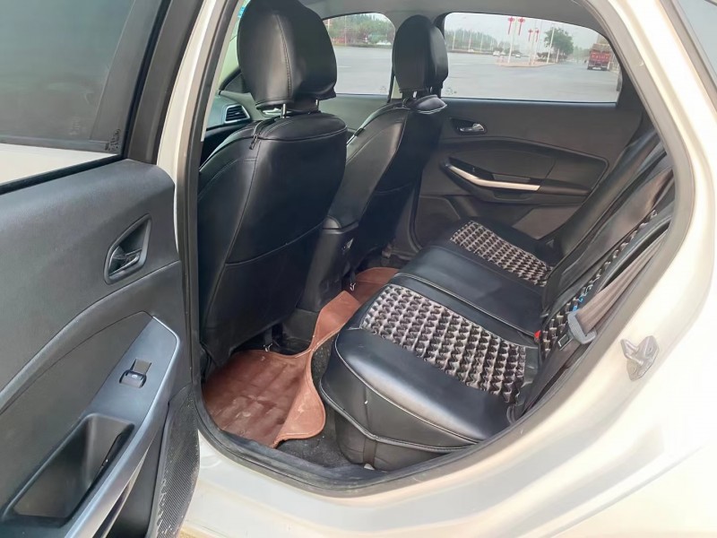 保定19年福特福睿斯7