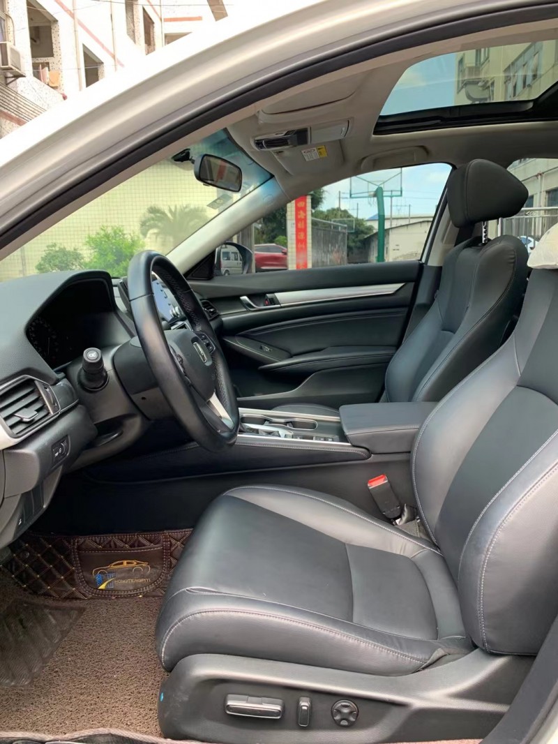 中山19年本田雅阁1