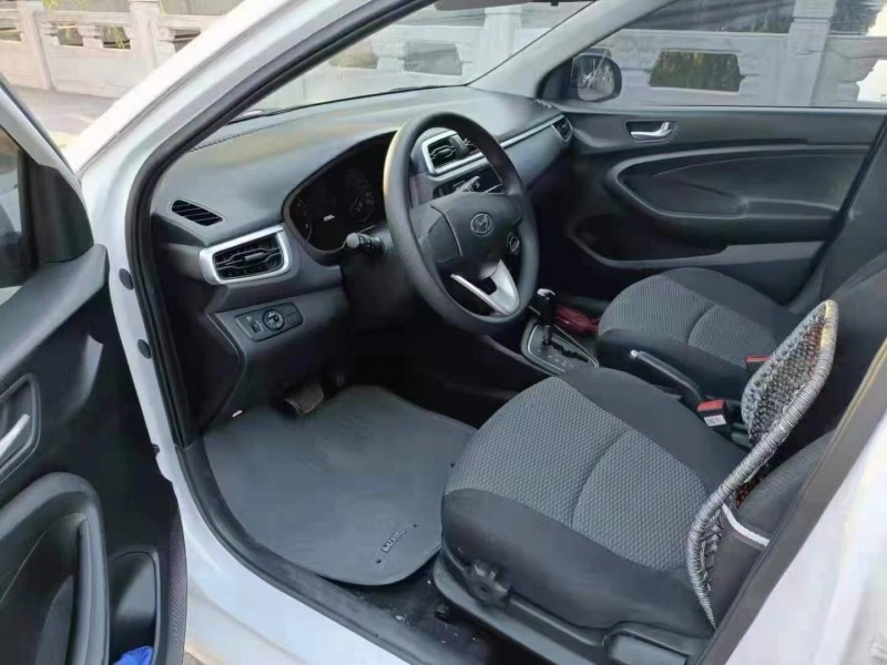 保定19年现代悦动5